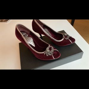 Open Toe Velvet Shoes